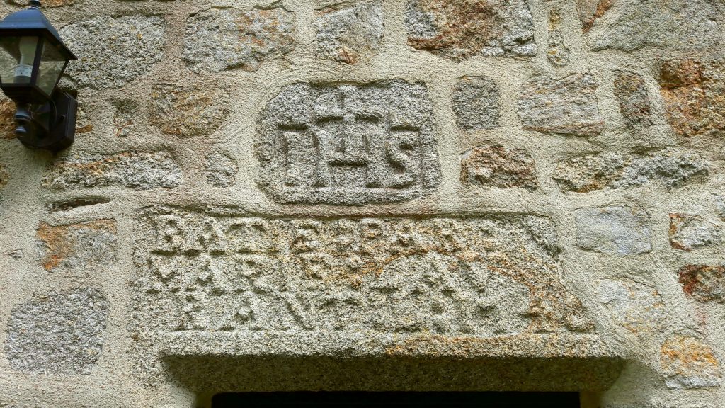 Pierre manoir 1740 chapelle de kerdevot centre de bien etre quimper ergue gaberic